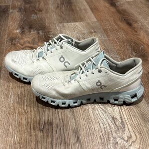 OnCloud Athletic Sneakers